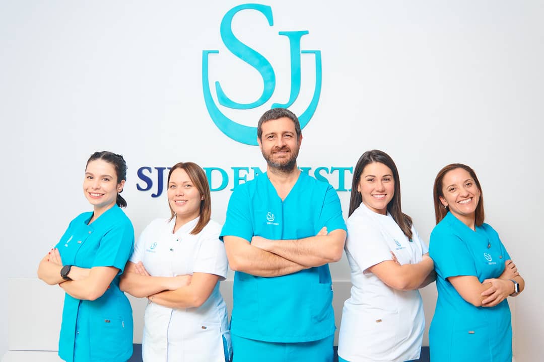 equipo-clinica-dental-sjd-dentistas-tenerife-parte-2.jpeg