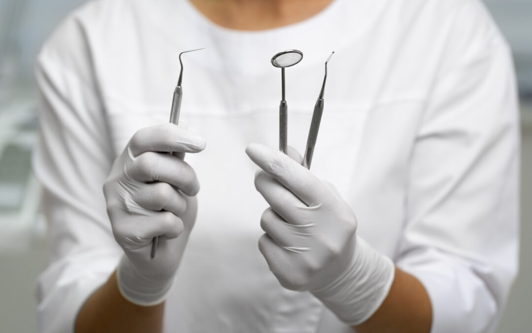 dental clinics tenerife - white gloves