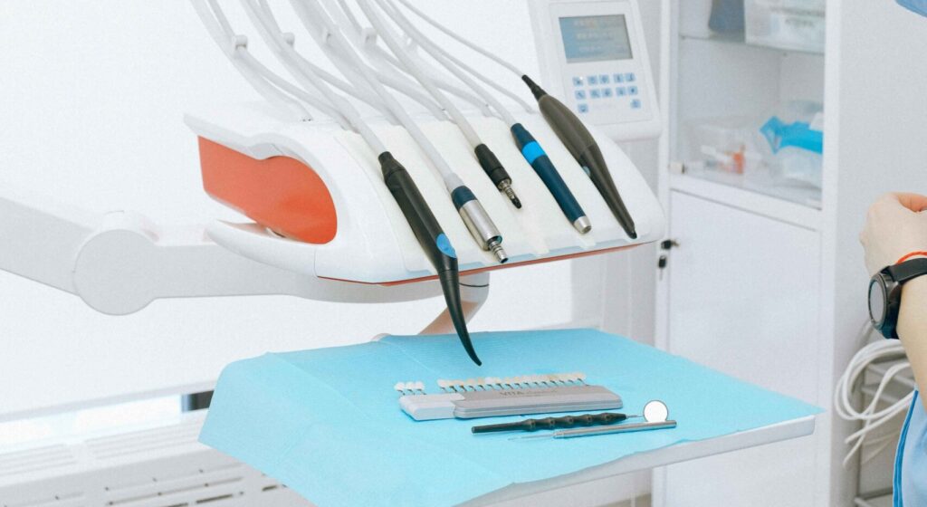 dental clinics tenerife - tools