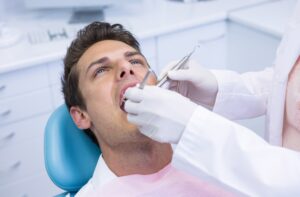 Dental prosthesis in Tenerife - man