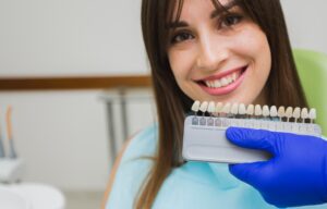 Implantes dentales en Tenerife - mujer